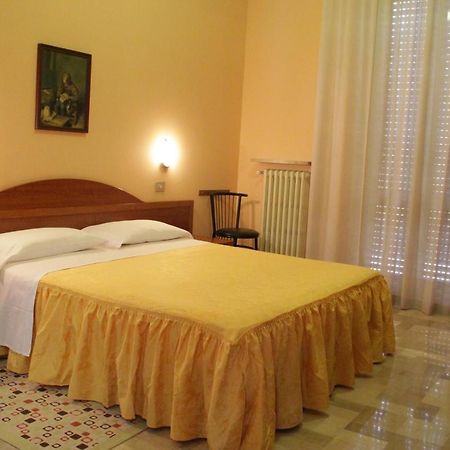 Hotel Capri Милан Экстерьер фото